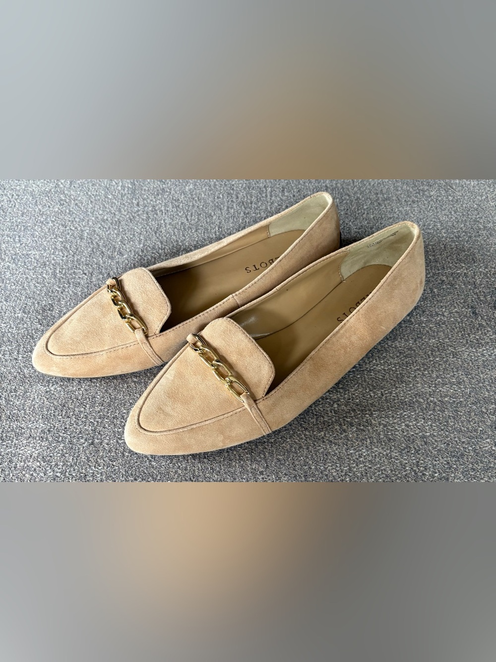 TALBOTS Beige Suede Leather Pointed Toe Loafers with Gold Chain Accent LK NEW 8